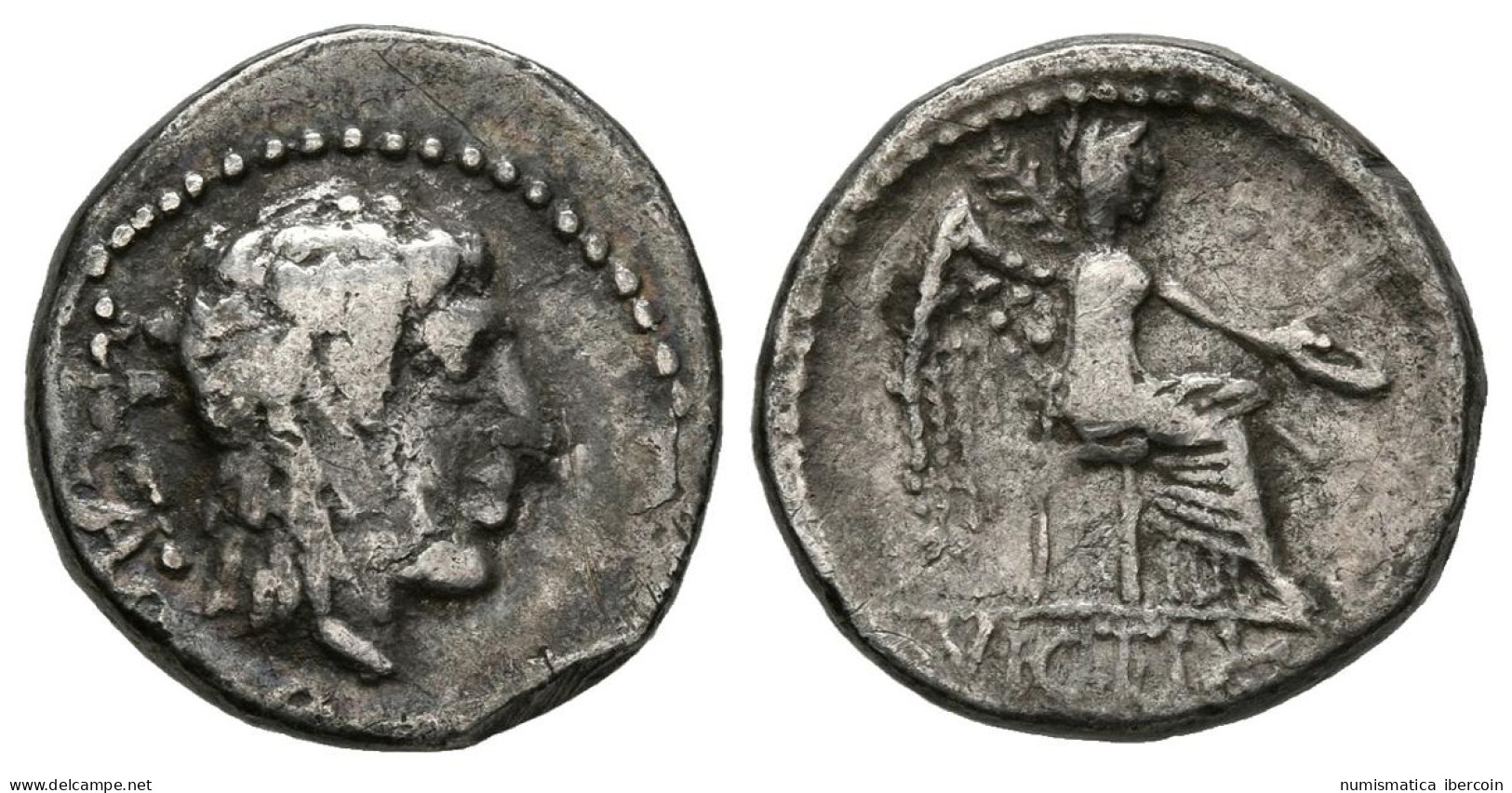 GENS PORCIA. Quinario. (Ar. 1,80g/13mm). 89 A.C. Roma. (Crawford 343/2b). MBC-/ - République (-280 à -27)