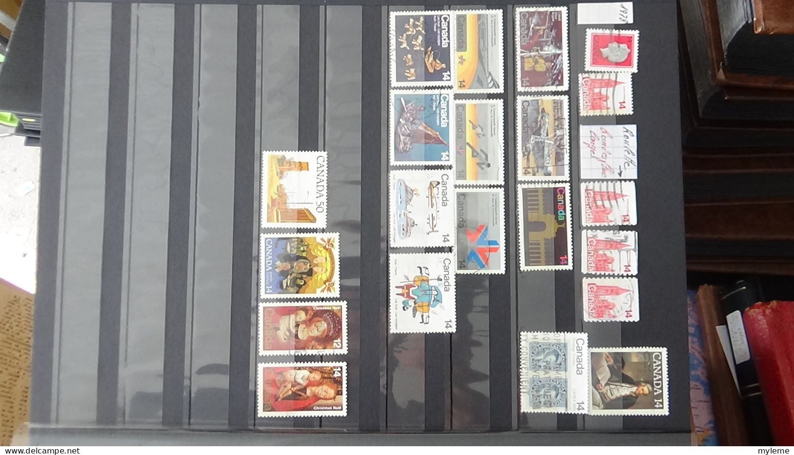 BF25 Ensemble de timbres de divers pays + Mouchons N° 112 + 113 + 114 **. Cote 680 euros