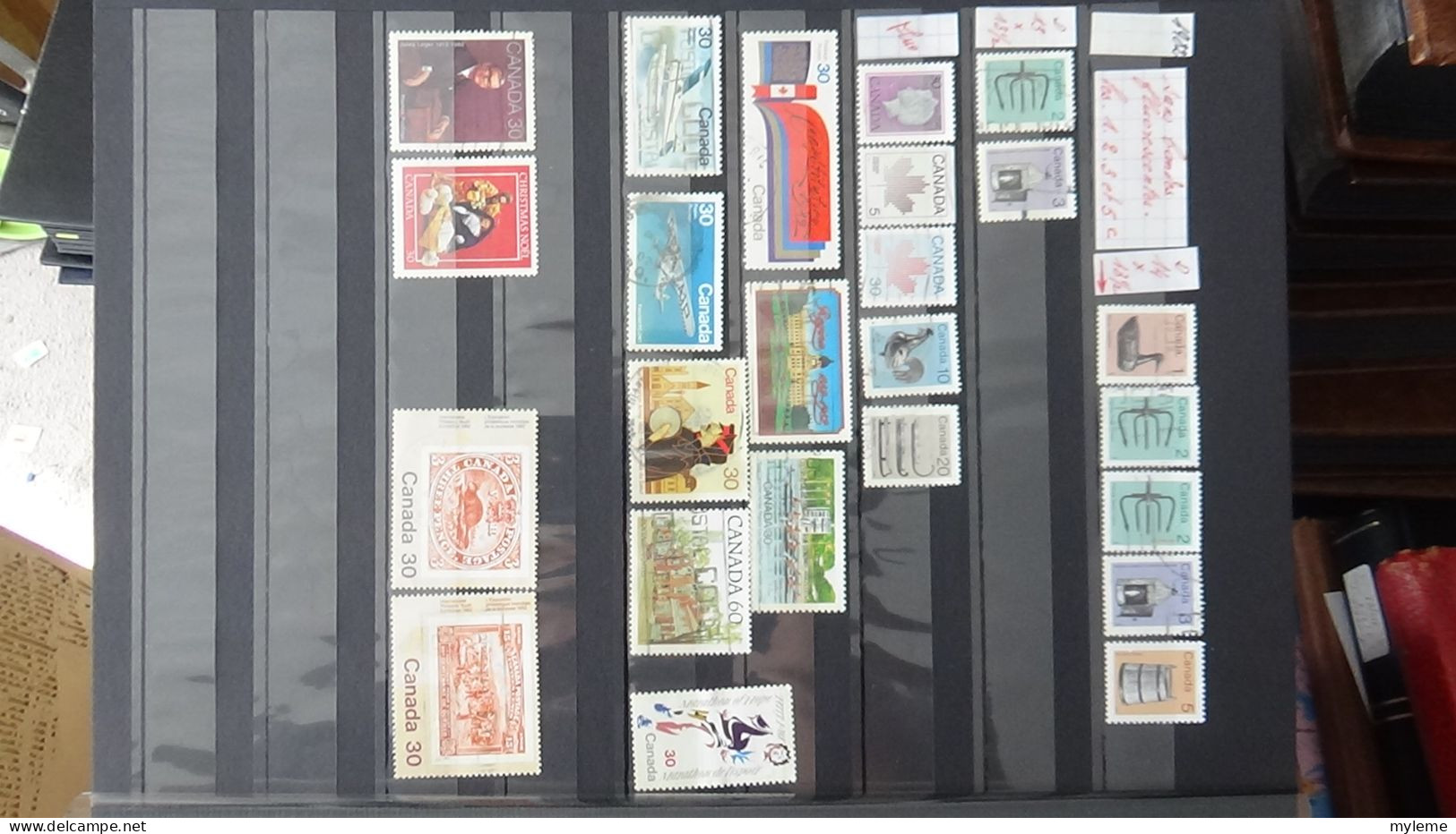 BF25 Ensemble de timbres de divers pays + Mouchons N° 112 + 113 + 114 **. Cote 680 euros