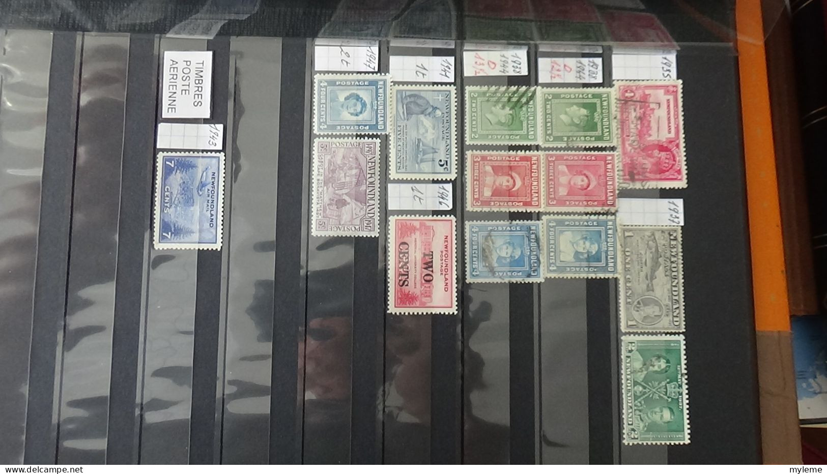 BF25 Ensemble de timbres de divers pays + Mouchons N° 112 + 113 + 114 **. Cote 680 euros