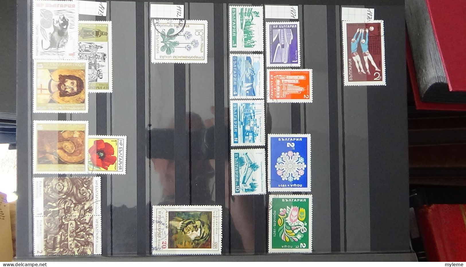 BF26 Ensemble de timbres de divers pays + Mouchons N° 116 + 117 + 118 **. Cote 985 euros