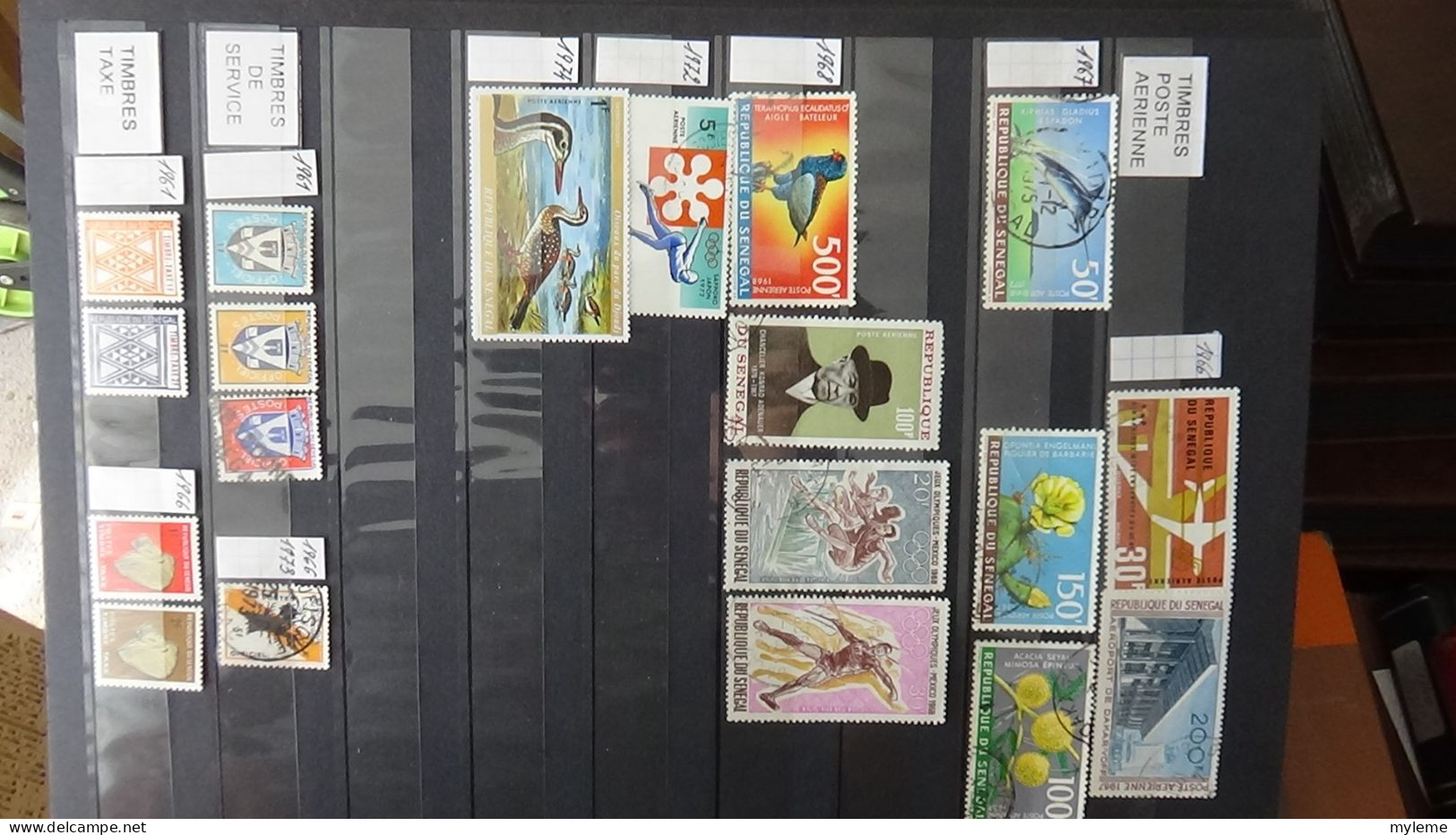 BF27 Ensemble de timbres de divers pays + Mouchons N° 124 + 125 + 126 **. Cote 705 euros