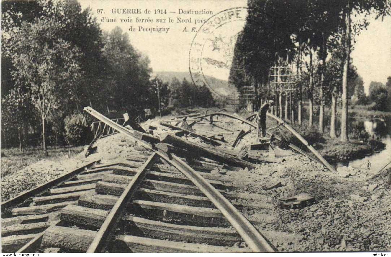 DESTOCKAGE Avant fermeture boutique BON LOT 100 CPA MILITARIA  (toutes scannées )