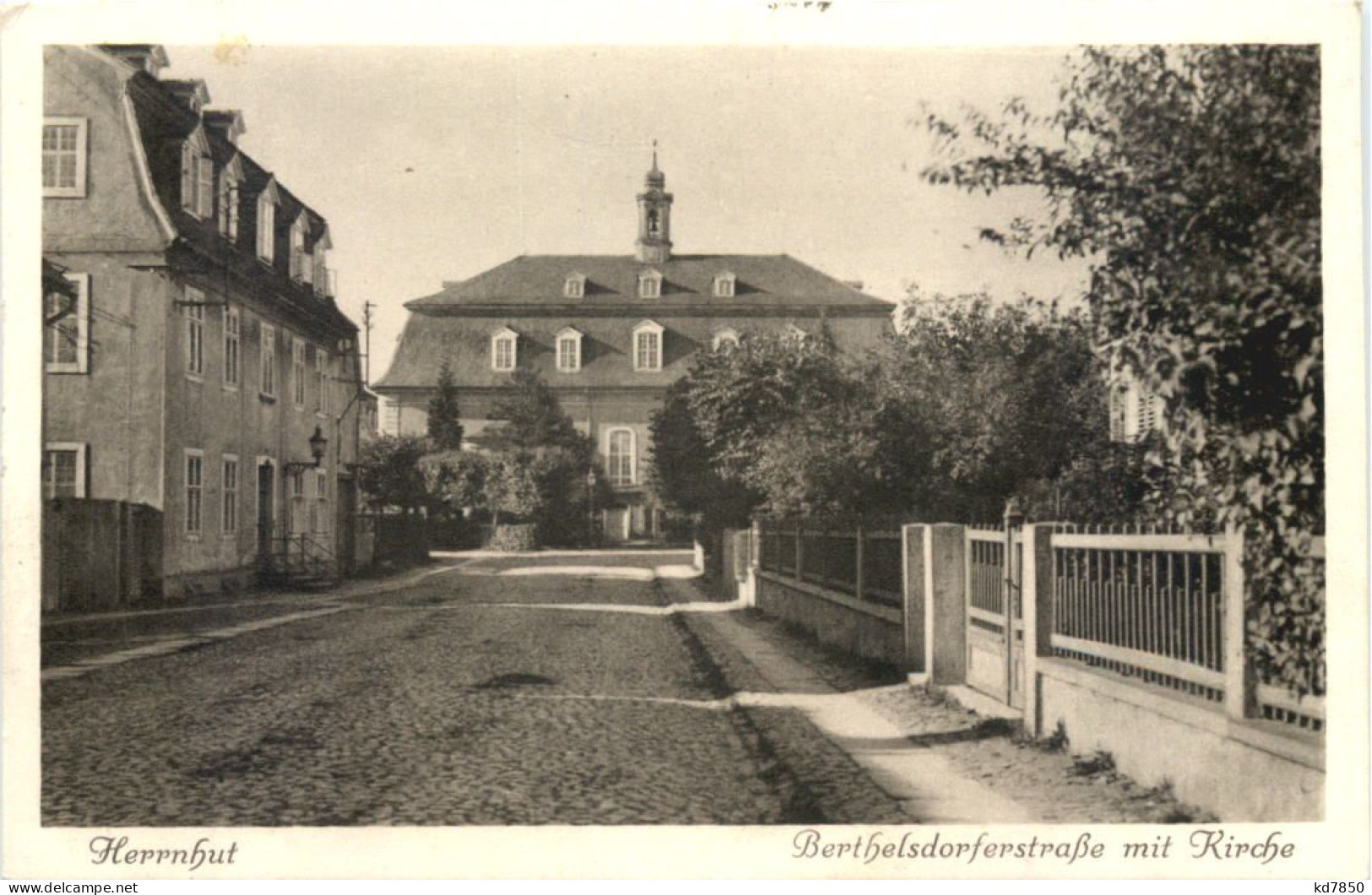 Herrnhut In Sachsen - Berthelsdorferstraße Mit Kirche - Herrnhut