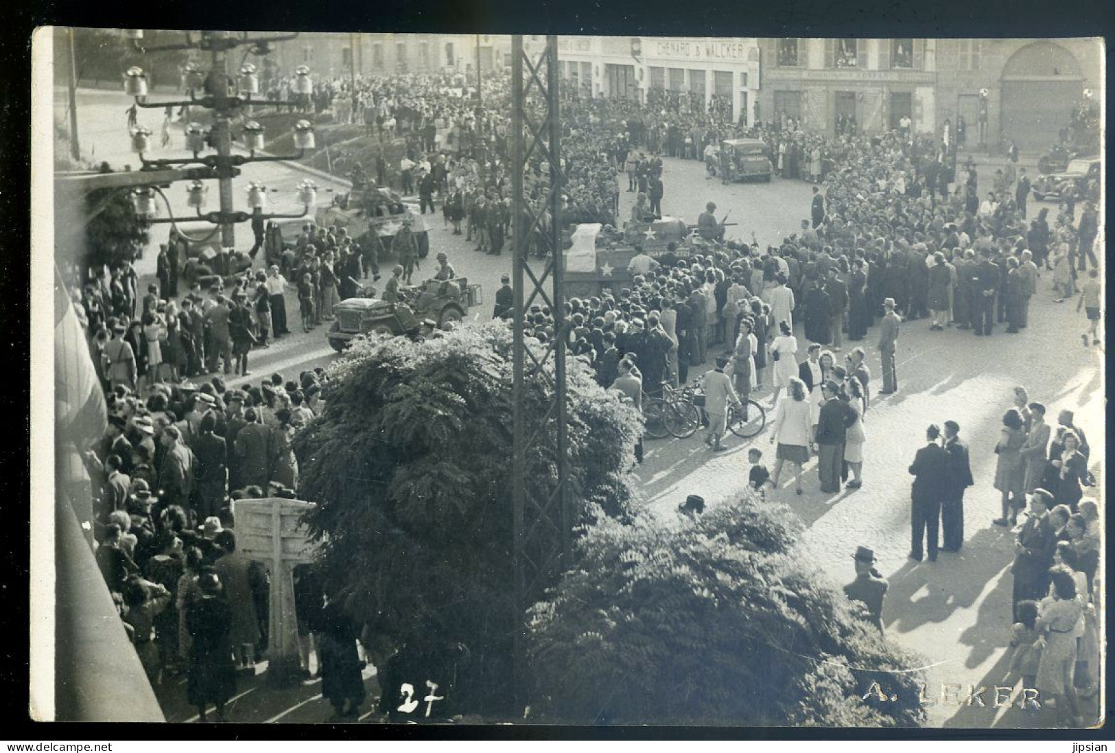 Cpa Carte Photo Du 22 Saint Brieuc -- Place Duguesclin Arrivée Des Américains -- Photo A. Leker STEP138bis - Saint-Brieuc