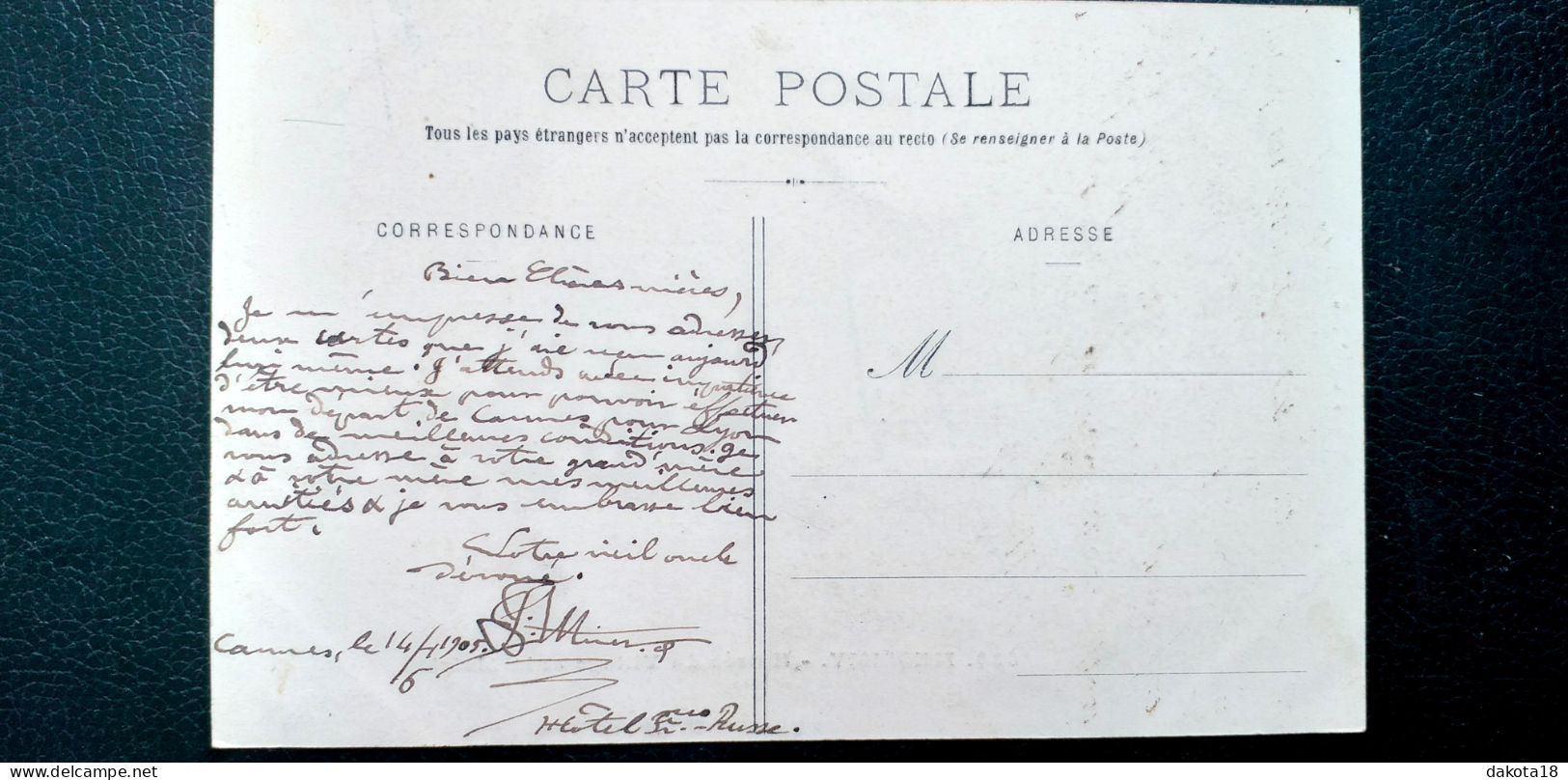 01 , Messimy ,l'entrée Du Village Et La Mairie En 1905 - Unclassified