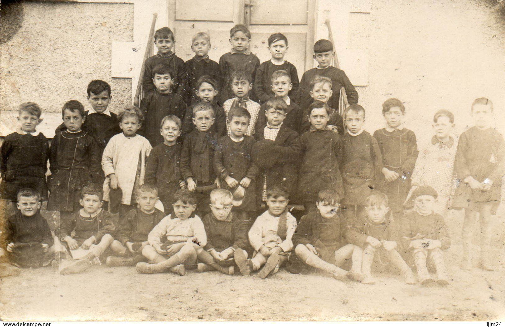 - Photo De Classe - (C57) - Grupo De Niños Y Familias