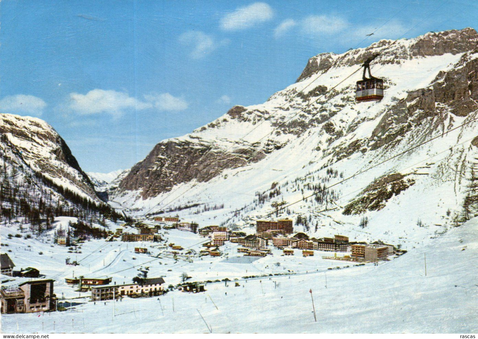 CPM - S - SAVOIE - VAL D'ISERE - VUE D'ENSEMBLE DE LA STATION ET LE TELEPHERIQUE DE SOLAISE - Val D'Isere