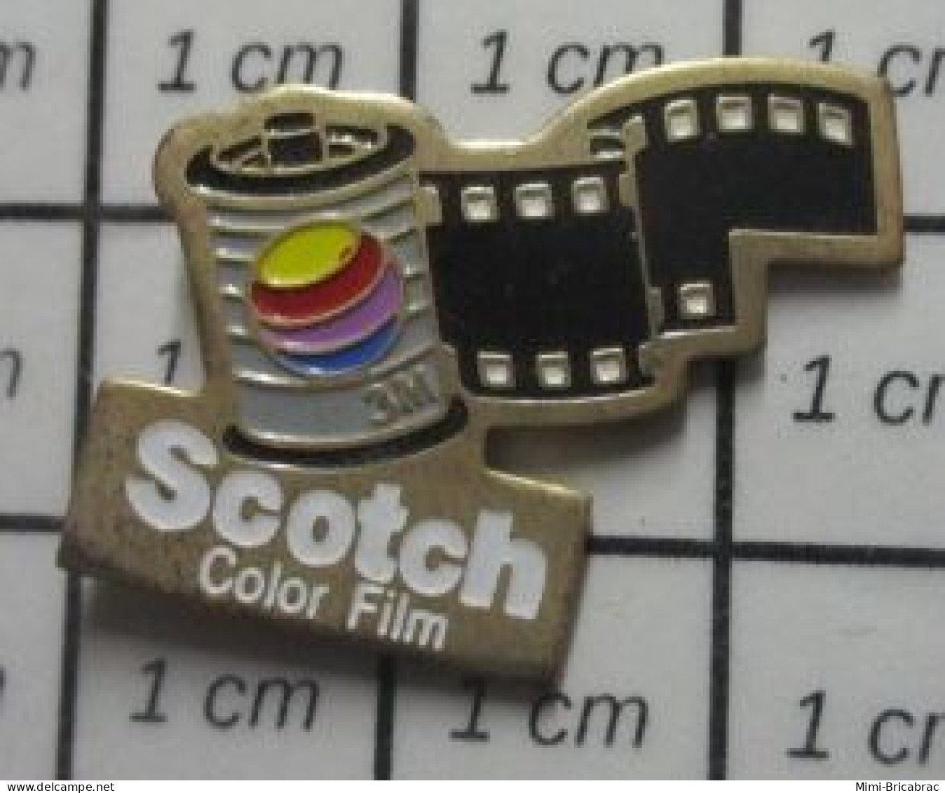 1618B Pin's Pins / Beau Et Rare / PHOTOGRAPHIQUE / PELLICULE ARGENTIQUE SCOTCH COLOR 200 - Photographie