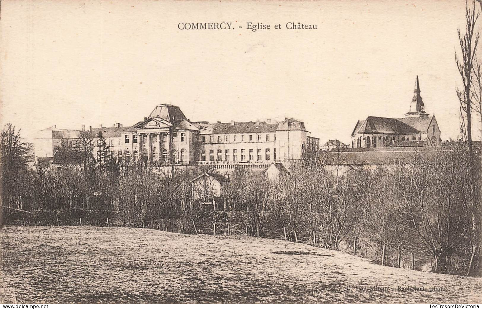 FRANCE - Commercy - Vue Sur L'église Et Château - Vue Générale - De L'extérieure - Carte Postale Ancienne - Commercy