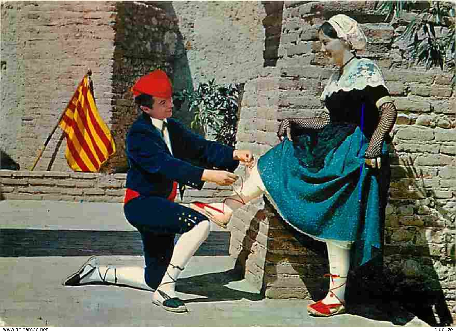 Folklore - Danses - Pays Catalan - Catalans Avant La Danse - Voir Scans Recto Verso - Bailes