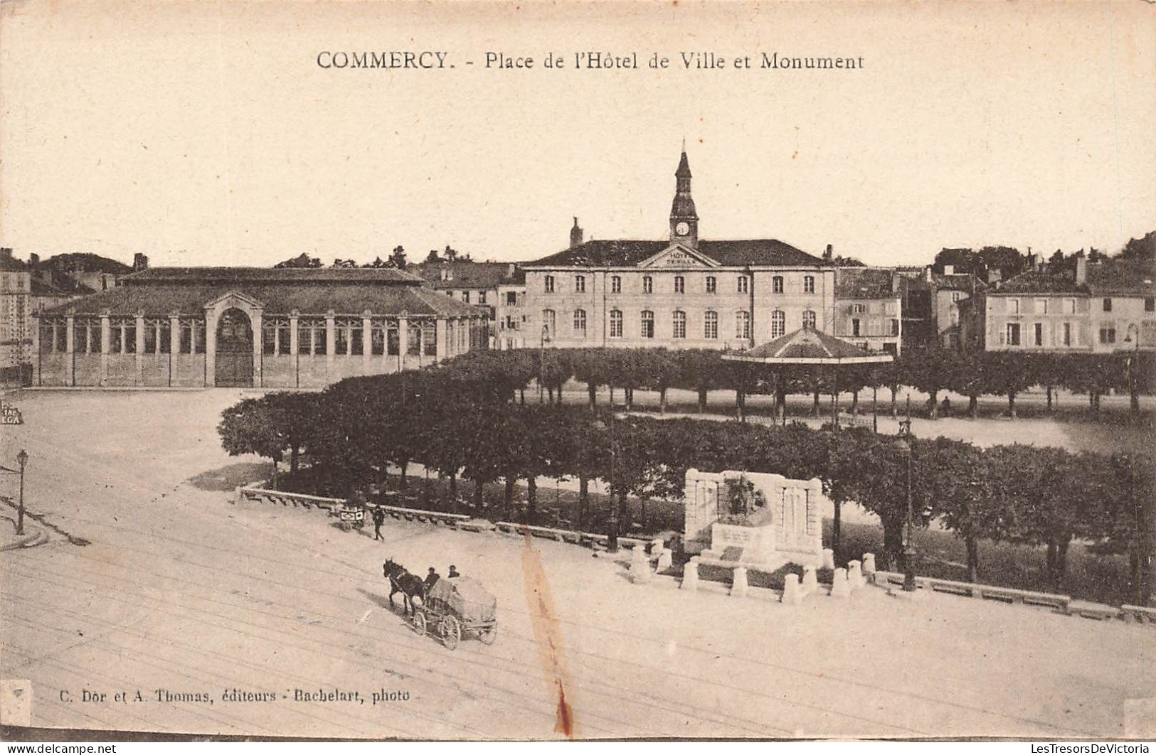 FRANCE - Commercy - Vue Sur La Place De L'hôtel De Ille Et Monument - Animé - Voiture  - Carte Postale Ancienne - Commercy