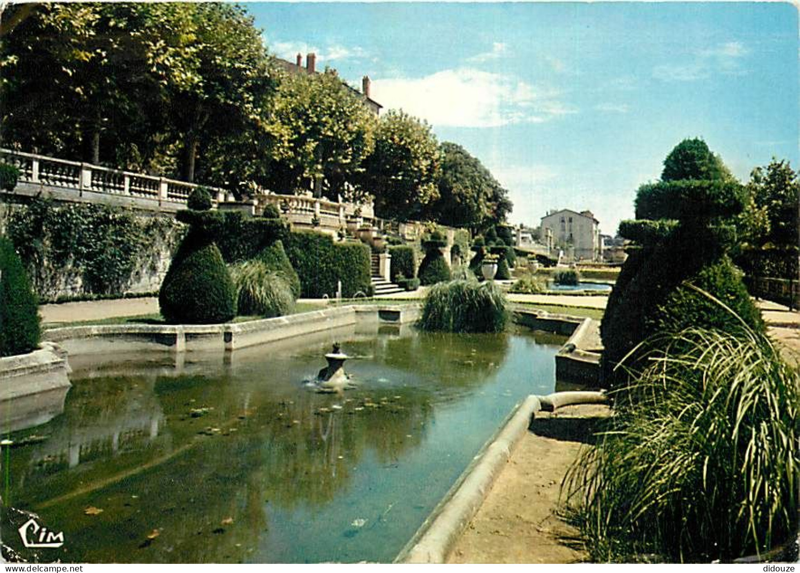 07 - Annonay - Le Jardin Public - CPM - Etat Pli Visible - Voir Scans Recto-Verso - Annonay