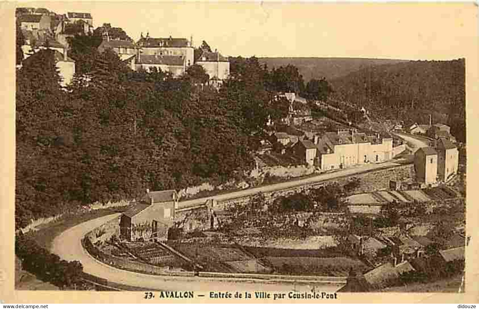 89 - Avallon - Entrée De La Ville Par Cousin Le Pont - CPA - Voir Scans Recto-Verso - Avallon