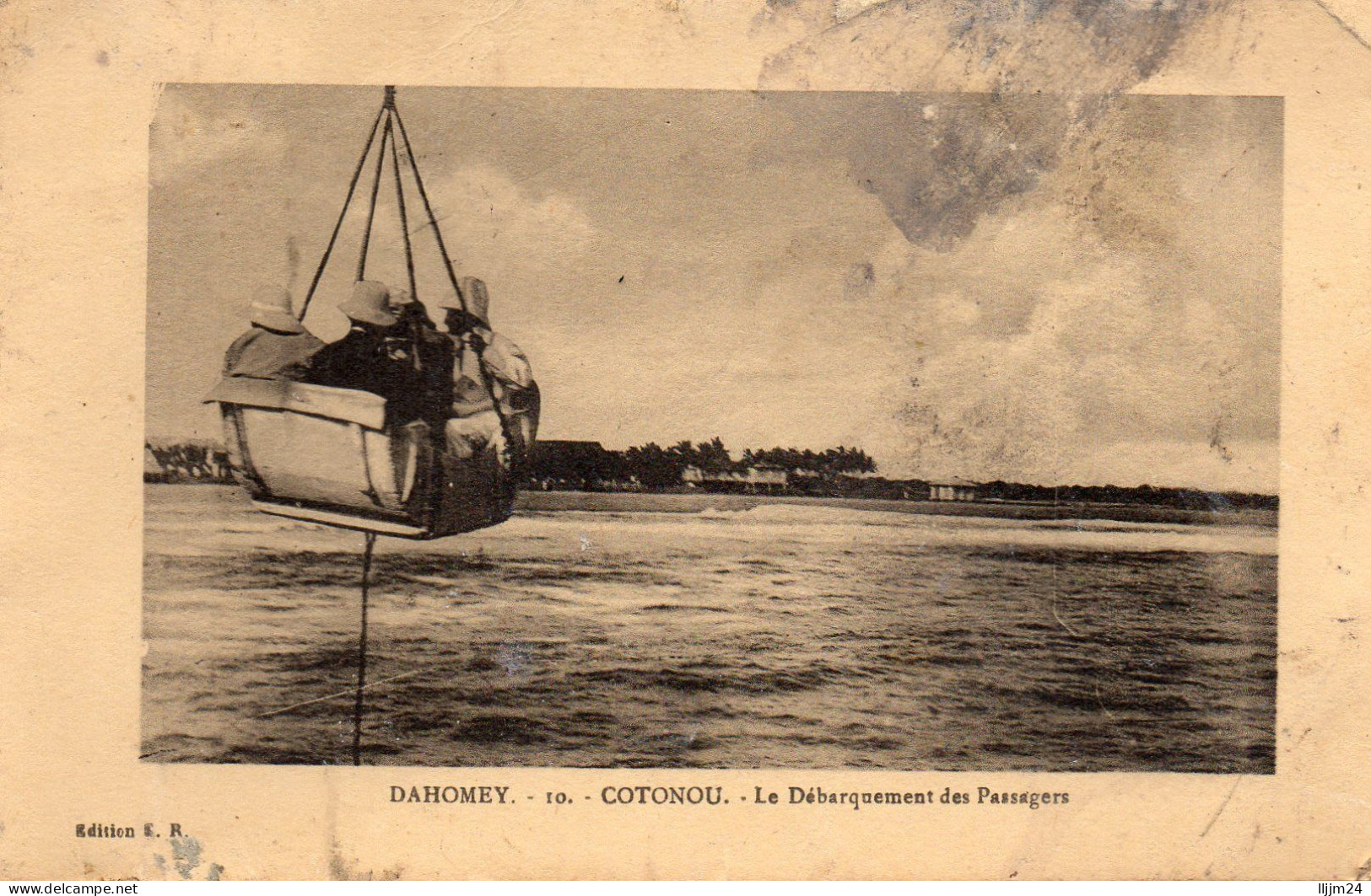 - COTONOU - Le Débarquement Des Passagers - (C72) - Benin