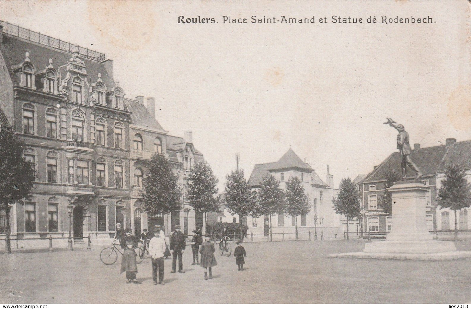 Roeselare, Roulers, Place Saint-Amand Et Statue De Rodenbach, 2 Scans - Röselare