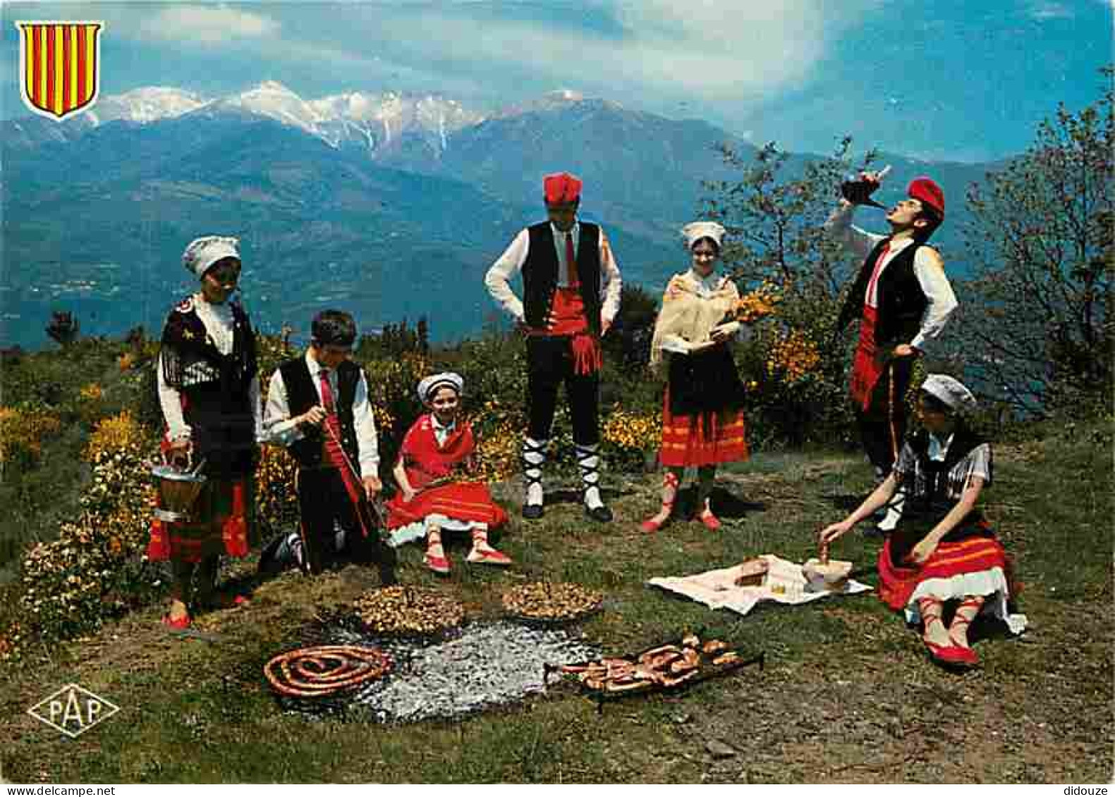 Folklore - Costumes - Pays Catalan - La Cargolade Au Pied Du Canigou - Voir Scans Recto Verso - Costumes