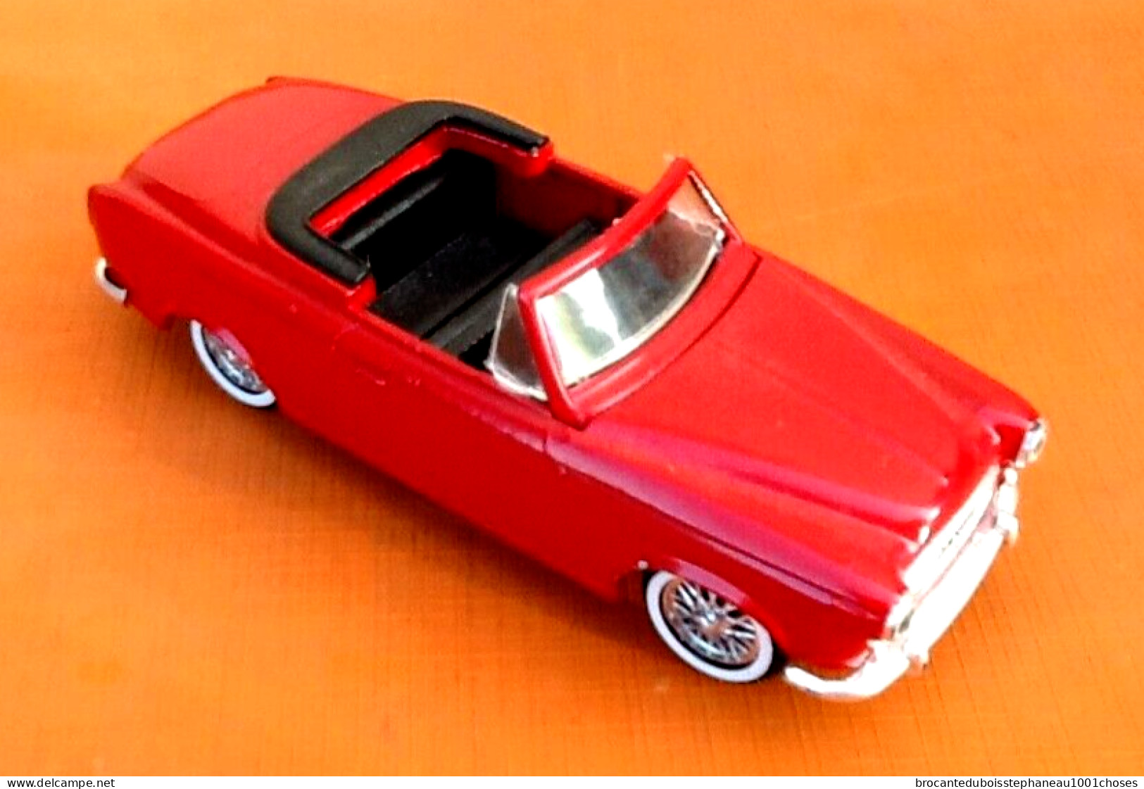 Voiture Miniature  Peugeot 403 Cabriolet Solido  Made In France - Solido