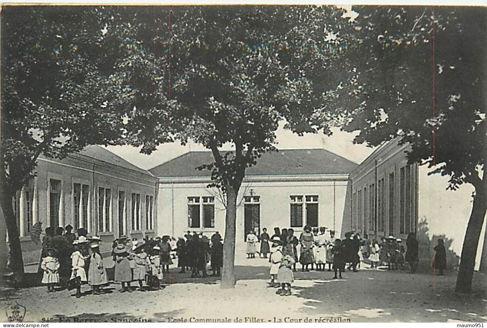 18  SANCOINS ECOLE - COMMUNALE DE FILLES LA COUR DE RECREATION - Sancoins