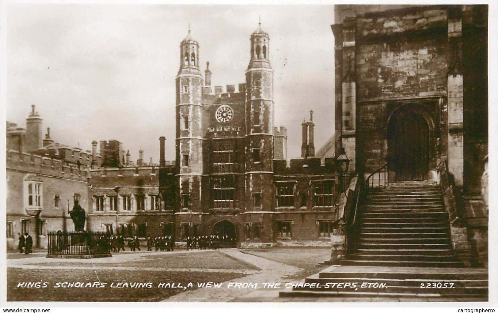 England Eton College King's Scholars Leaving Hall View From Chapel Steps - Scuole