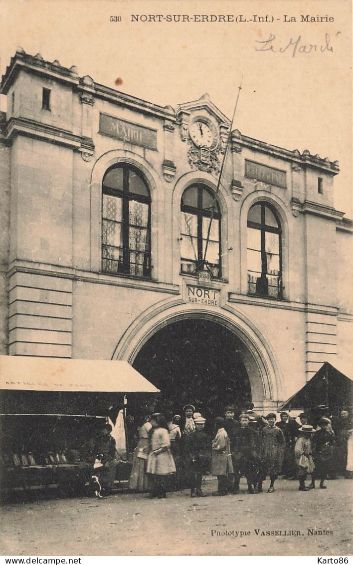 Nort Sur Erdre * Place De La Mairie * Hôtel De Ville * Marché - Nort Sur Erdre