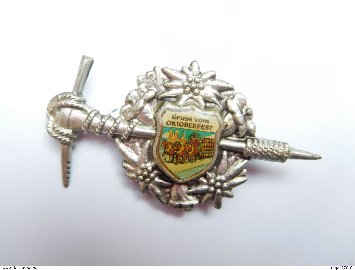 Belle Broche En Relief ( No Pin's ) , Blason , Gruss Vom Oktoberfest , Piolet , Munich - Villes