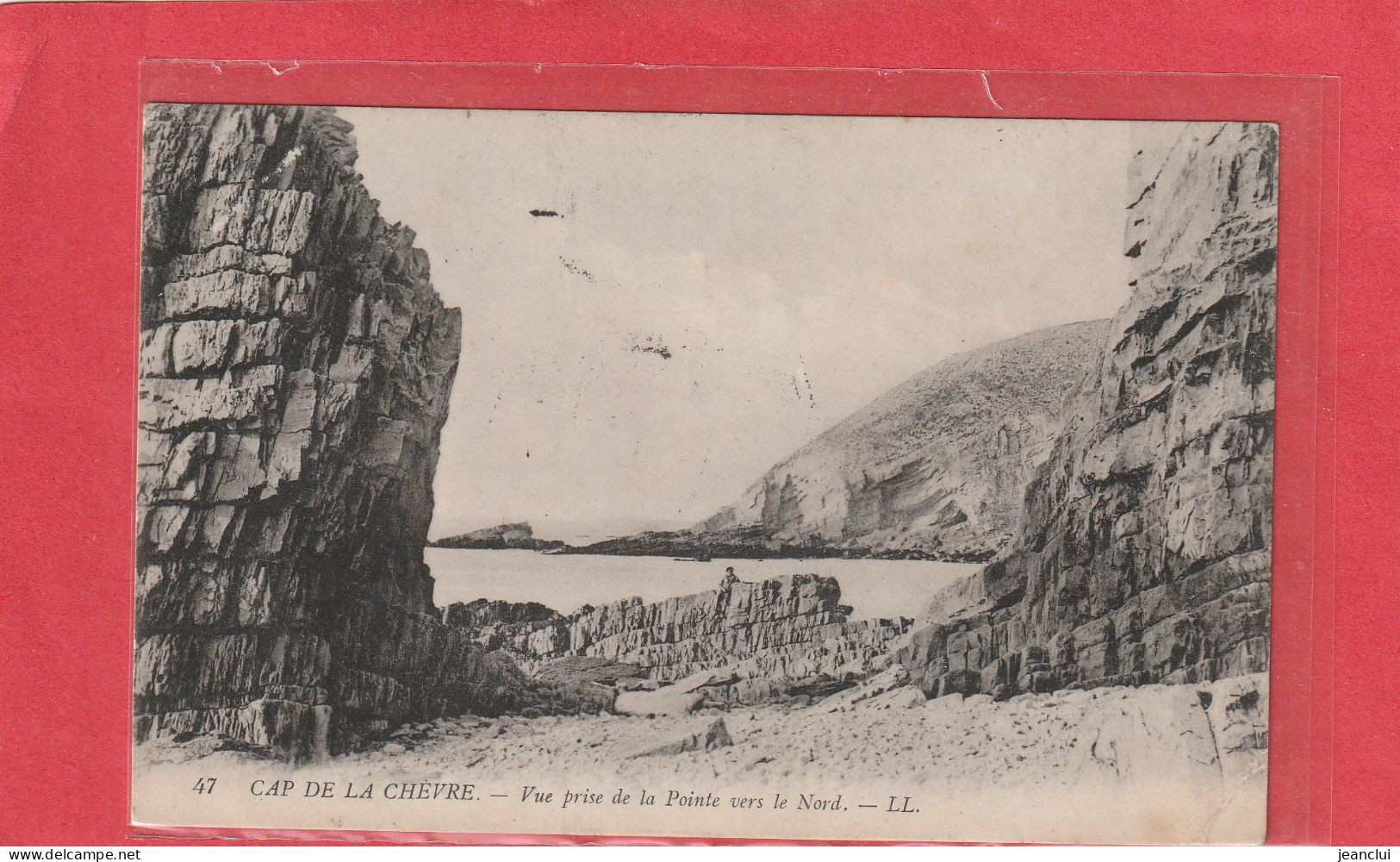 47. CAP DE LA CHEVRE . VUE PRISE DE LA POINTE VERS LE NORD . CACHET MILITAIRE AU VERSO DU 7 JUIN 1918 .  2 SCANNES - Crozon