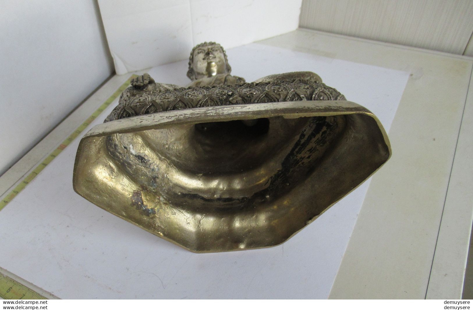 0404 16  -kas 50-25-  - BOUDDHA EN MÉTAL - METALEN BOEDDHA - 15.50 X 22 CM - 953 GRAM - Metall