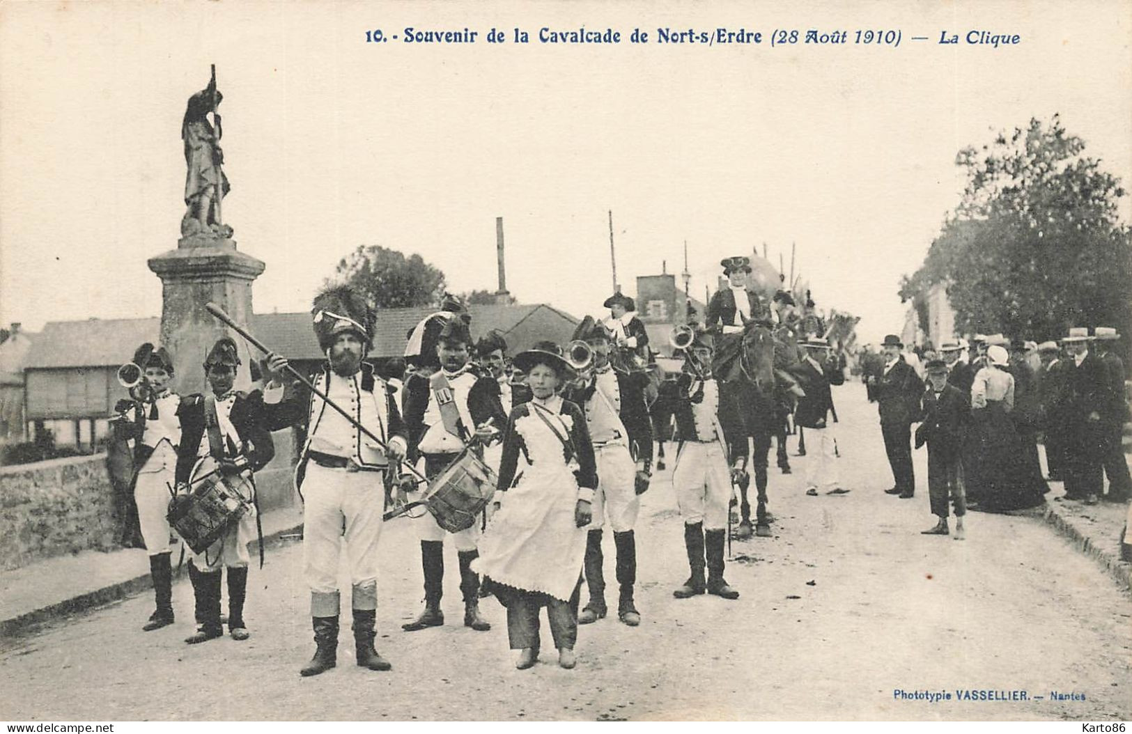 Nort Sur Erdre * Souvenir De La Cavalcade Le 28 Août 1910 * La Clique * Jour De Fête Carnaval * Le Tambour - Nort Sur Erdre