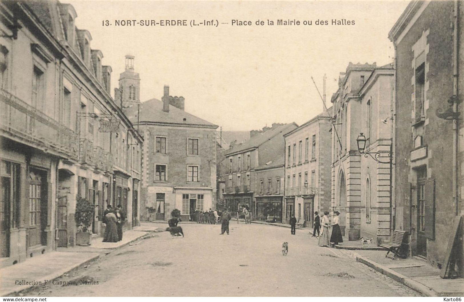 Nort Sur Erdre * Place De La Mairie Ou Des Halles - Nort Sur Erdre