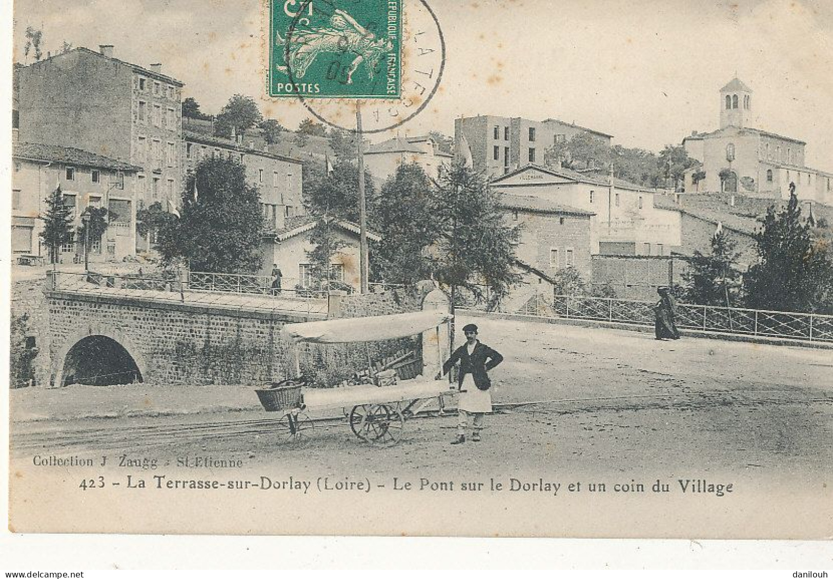 42 // LA TERRASSE SUR DORLAY    Le Pont Sur Le Dorlay Et Un Coin Du Village / Marchand Ambulant ** - Autres & Non Classés