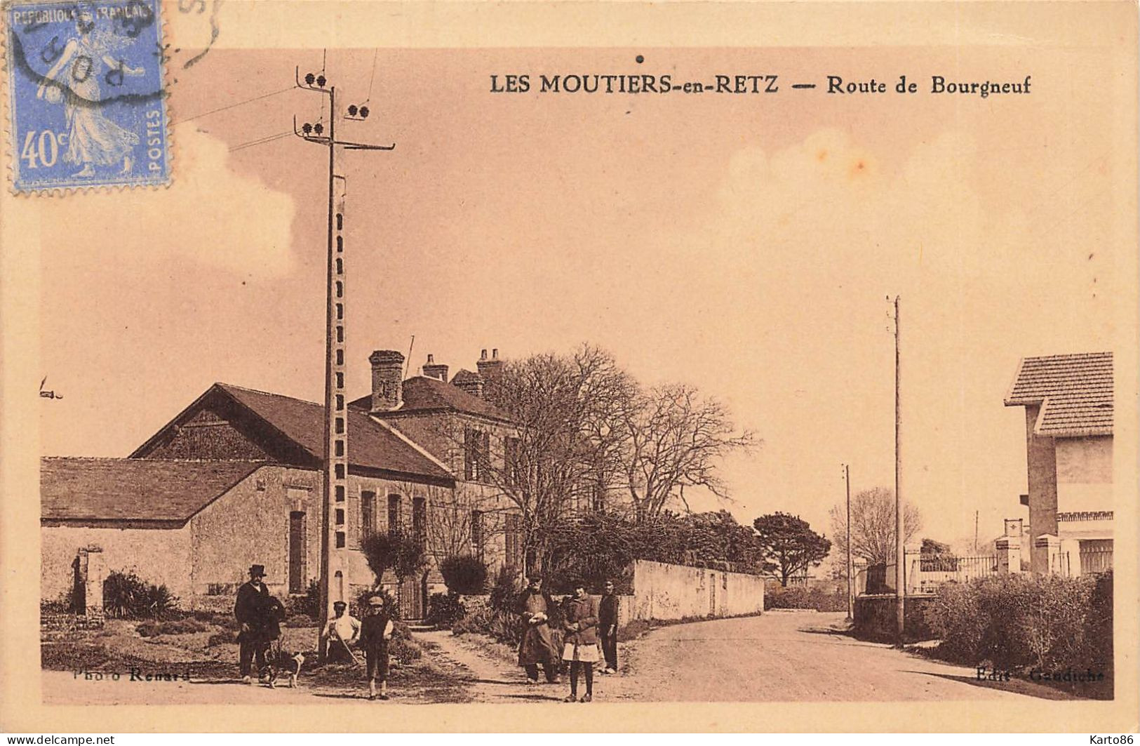 Les Moutiers En Retz * La Route De Bourgneuf * Villageois - Les Moutiers-en-Retz