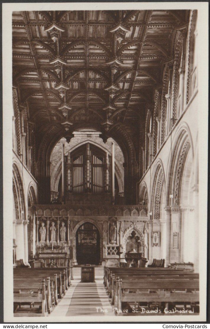 The Nave, St David's Cathedral, Pembrokeshire, C.1950 - Mendus RP Postcard - Pembrokeshire