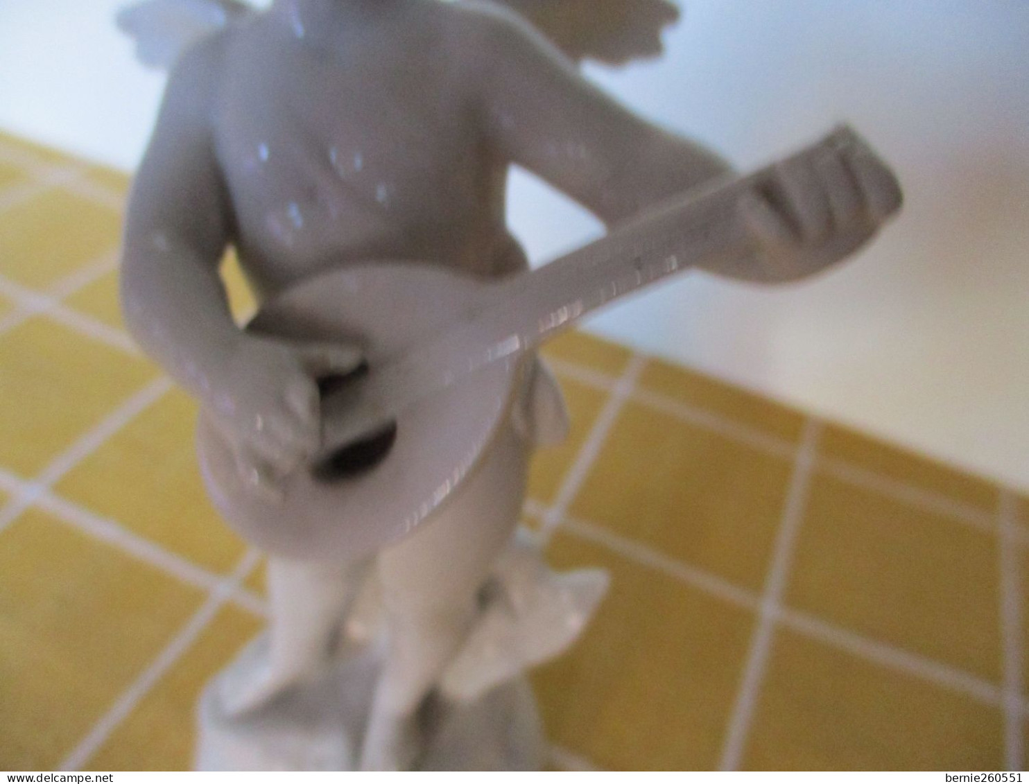 Superbe duo d'Angelots musiciens en porcelaine type biscuit