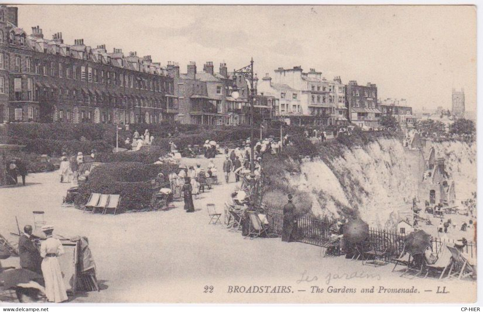 ROYAUME UNI - ANGLETERRE - KENT - BROADSTAIRS - THE GARDENS AND PROMENADE  - PEINTRE 1 ER PLAN A GAUCHE - Other & Unclassified