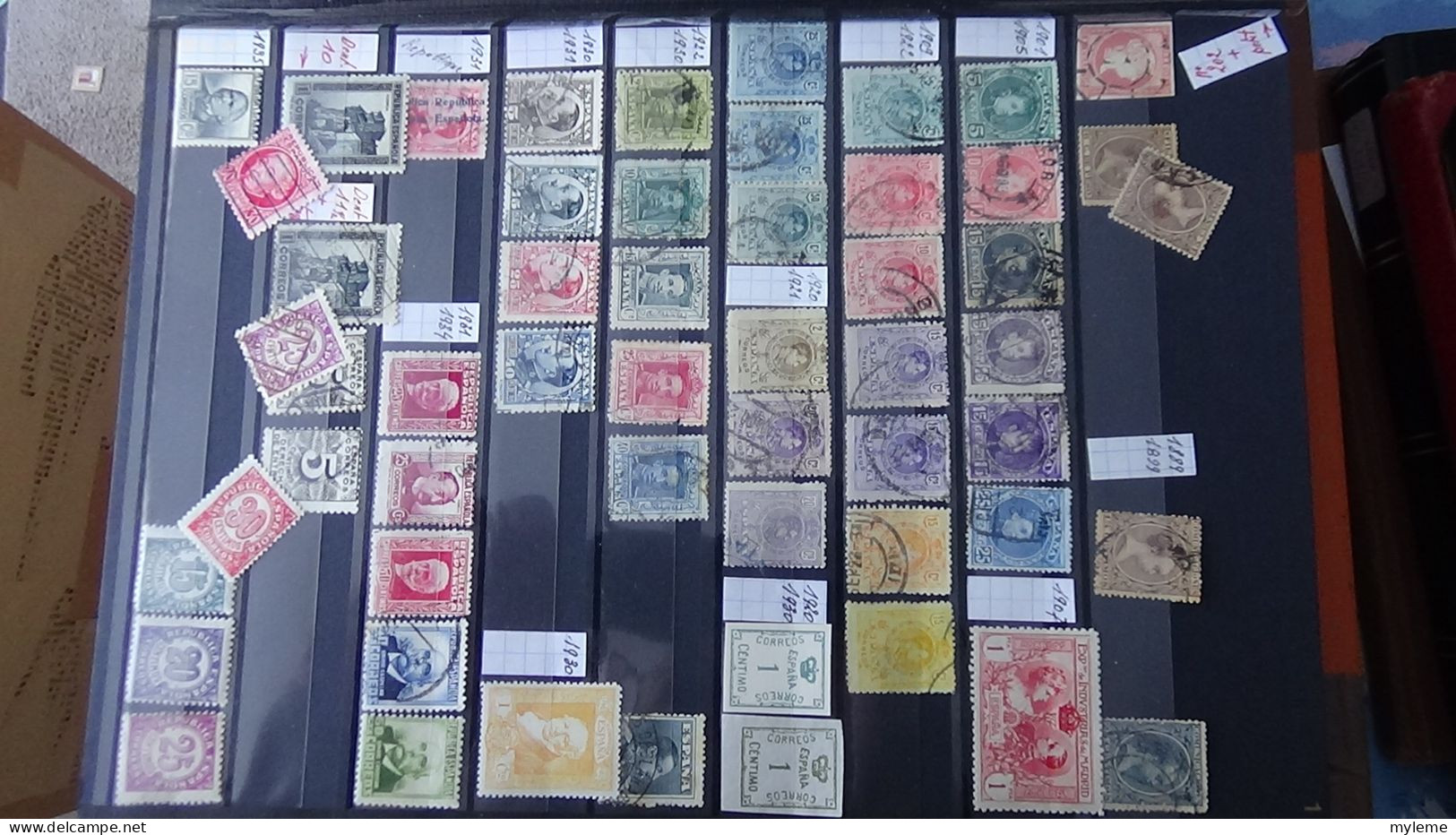 BF33 Ensemble De Timbres De Divers Pays + Orphelin N° 153 ** Signé  Cote 1050 Euros - Collections (with Albums)