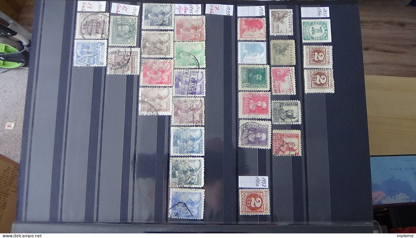 BF33 Ensemble De Timbres De Divers Pays + Orphelin N° 153 ** Signé  Cote 1050 Euros - Collezioni (in Album)