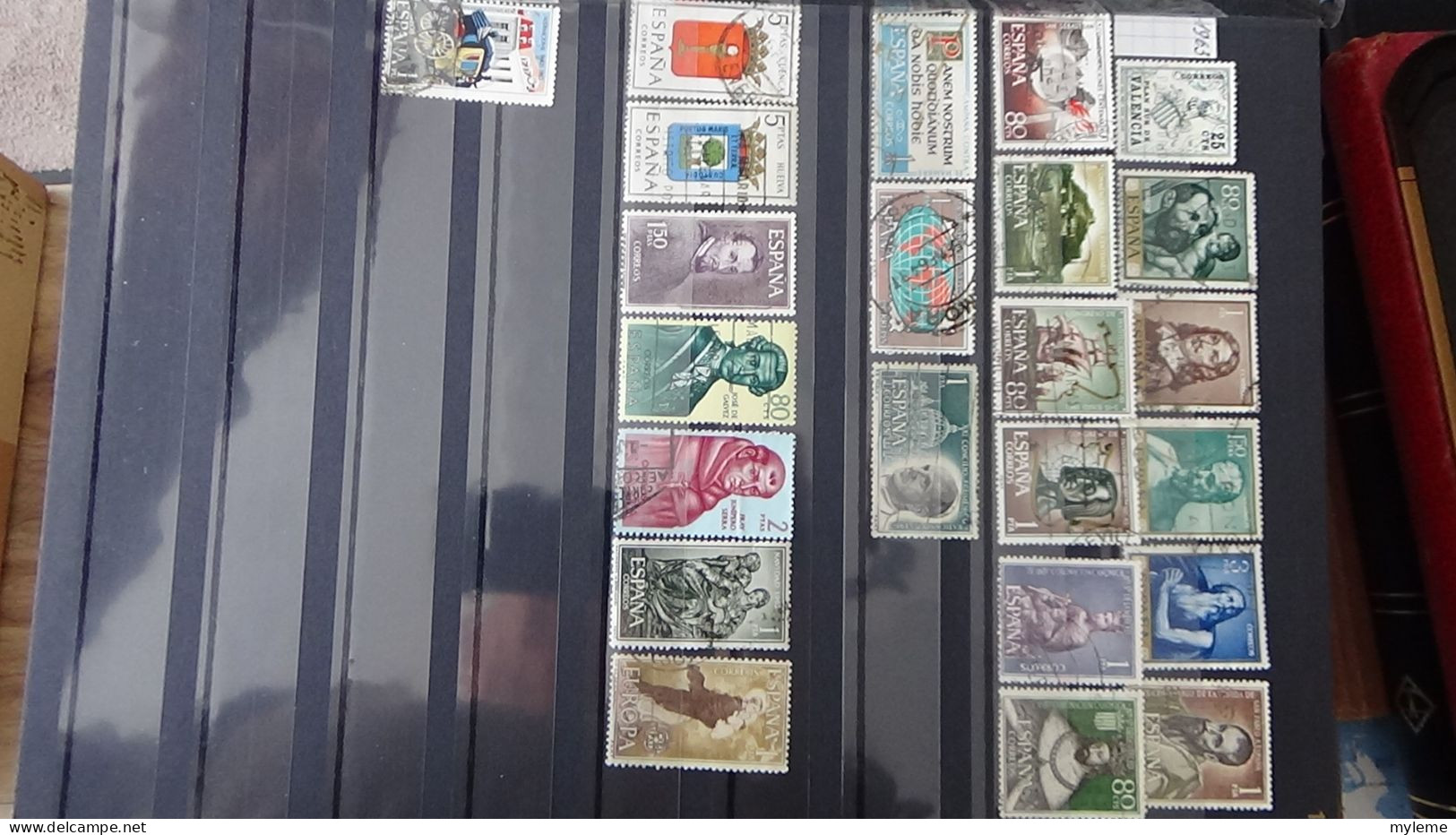 BF33 Ensemble de timbres de divers pays + Orphelin N° 153 ** signé  Cote 1050 euros