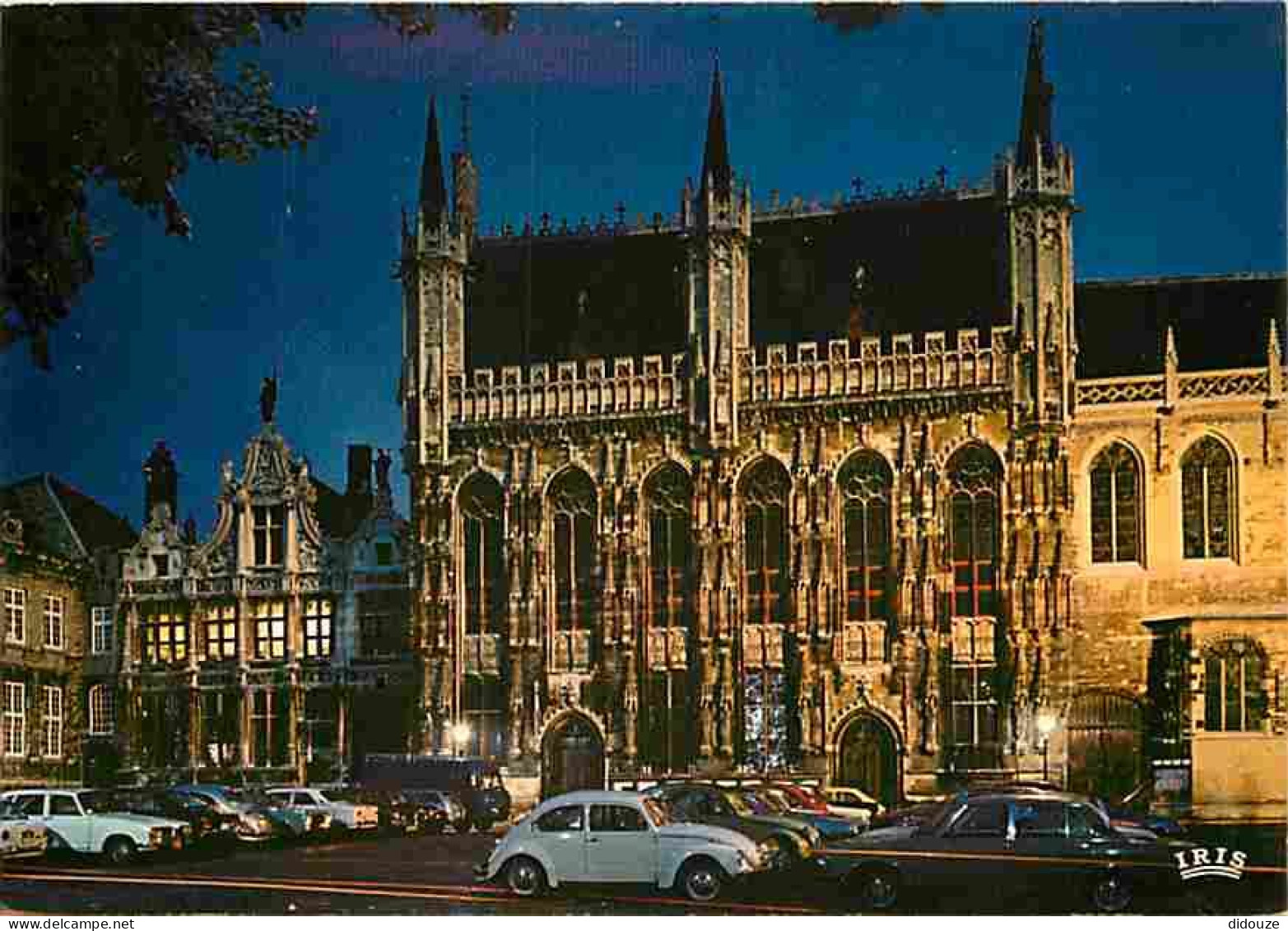 Automobiles - Belgique - Bruges - Hotel De Ville - Vue De Nuit - Carte Neuve - CPM - Voir Scans Recto-Verso - Voitures De Tourisme