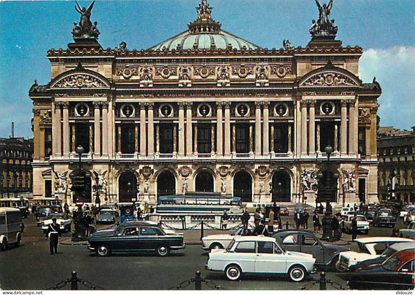 Automobiles - Paris - La Place De L'Opéra - Bus - Autocar - CPM - Voir Scans Recto-Verso - Voitures De Tourisme