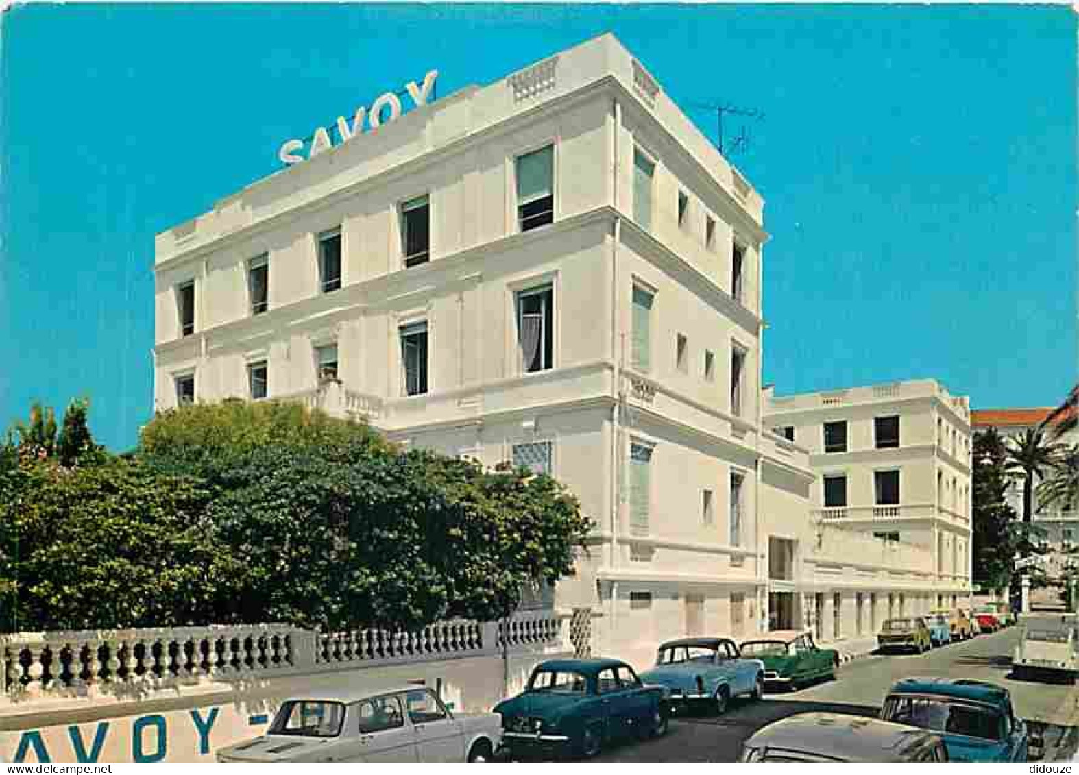 Automobiles - Cannes - Hotel Savoy Au Centre De La Croisette - CPM - Voir Scans Recto-Verso - Voitures De Tourisme