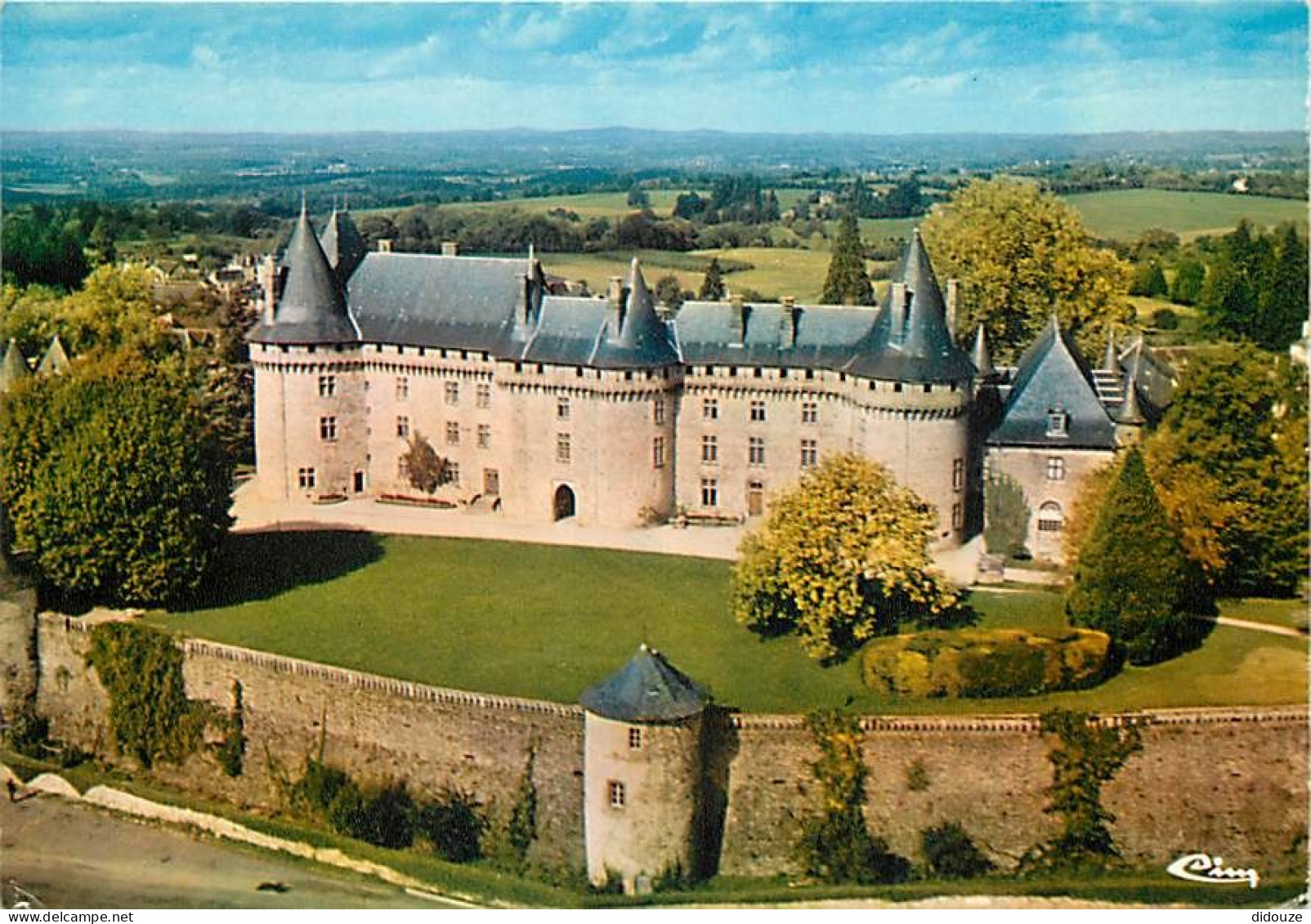 19 - Pompadour - Le Château - Vue Aérienne - Carte Neuve - CPM - Voir Scans Recto-Verso - Arnac Pompadour