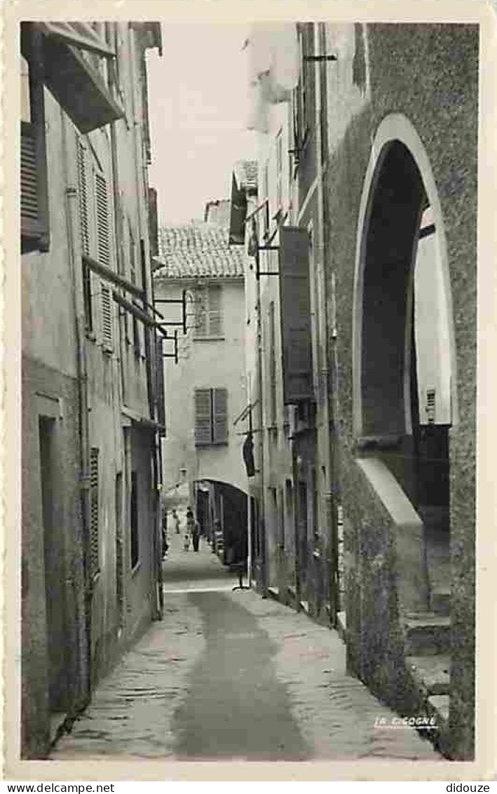 06 - Villefranche Sur Mer - Une Vieille Rue - CPM - Voir Scans Recto-Verso - Villefranche-sur-Mer