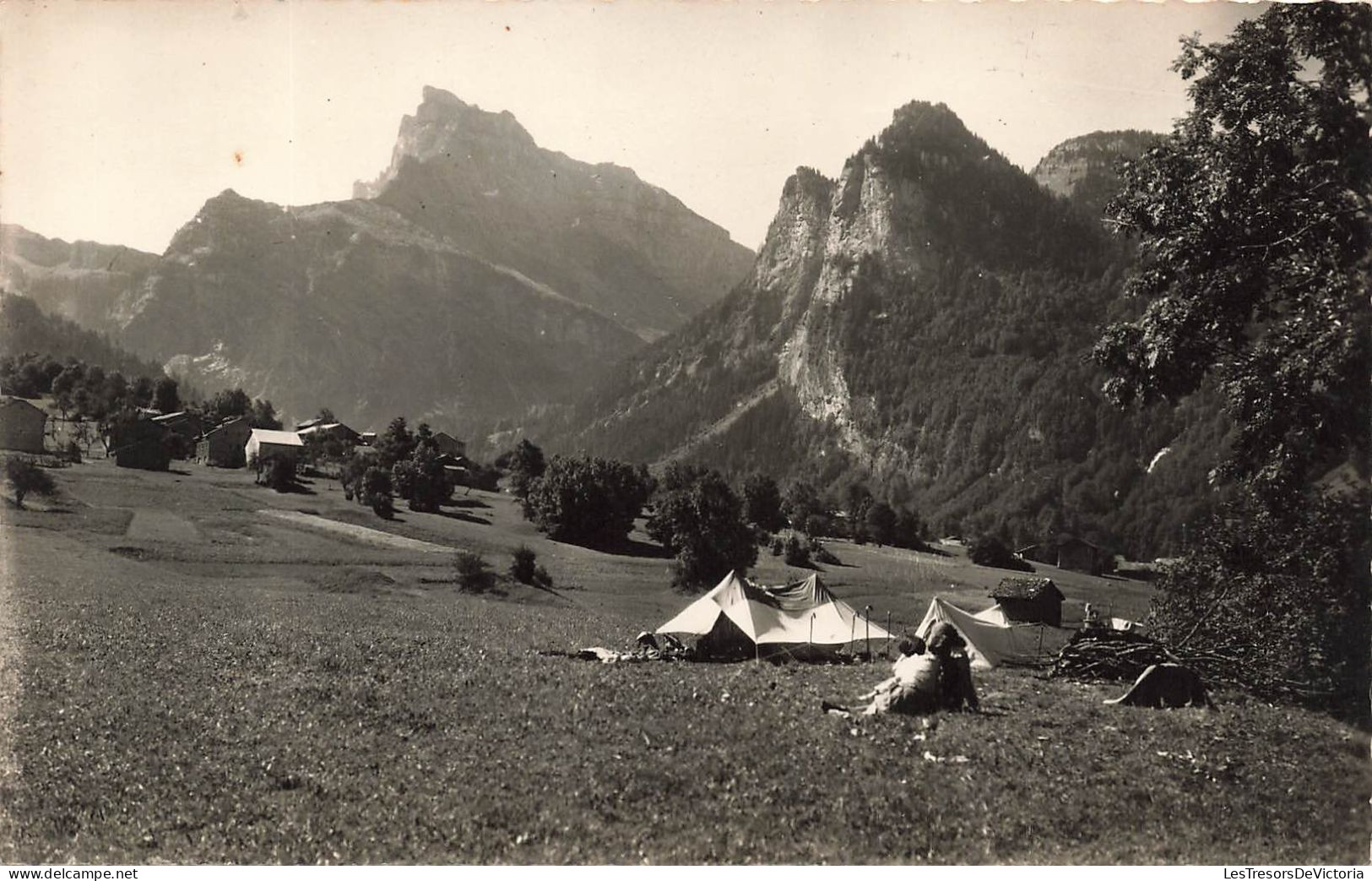 FRANCE - Sixt (Haute Savoie) - Vue Sur La Pointe De Salle (2494m) - Vue D'ensemble - Animé - Carte Postale Ancienne - Sixt-Fer-à-Cheval