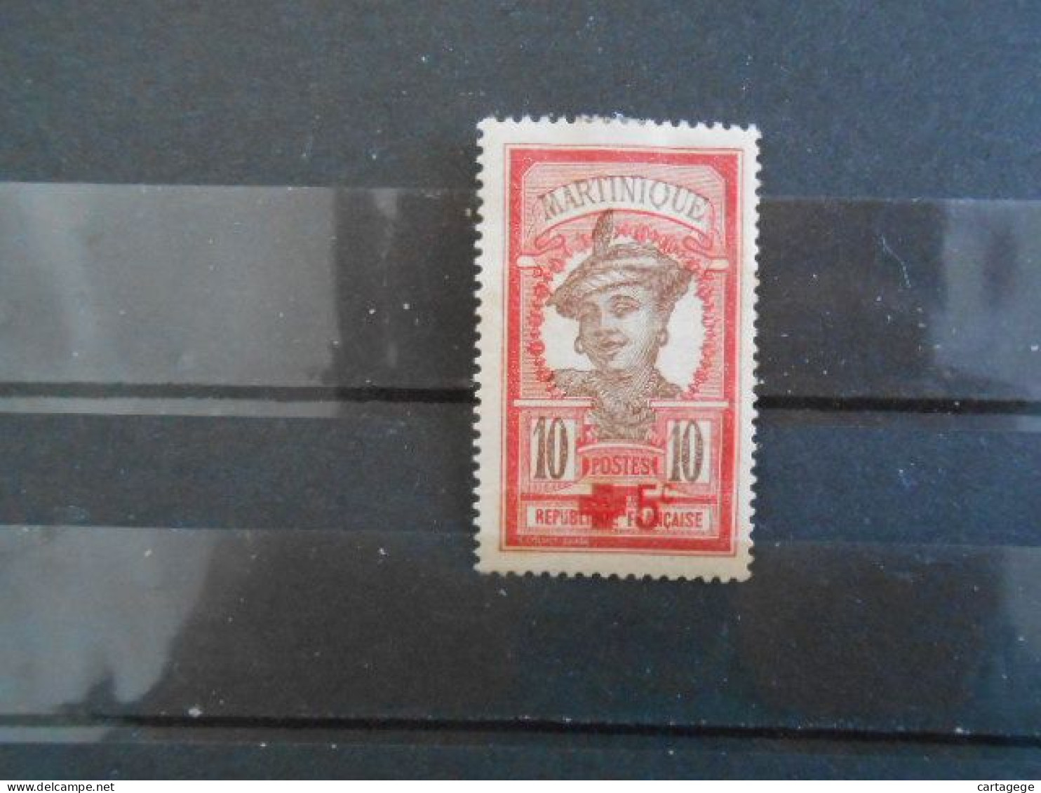 MARTINIQUE YT 82 AU PROFIT DE LA CROIX-ROUGE* - Unused Stamps