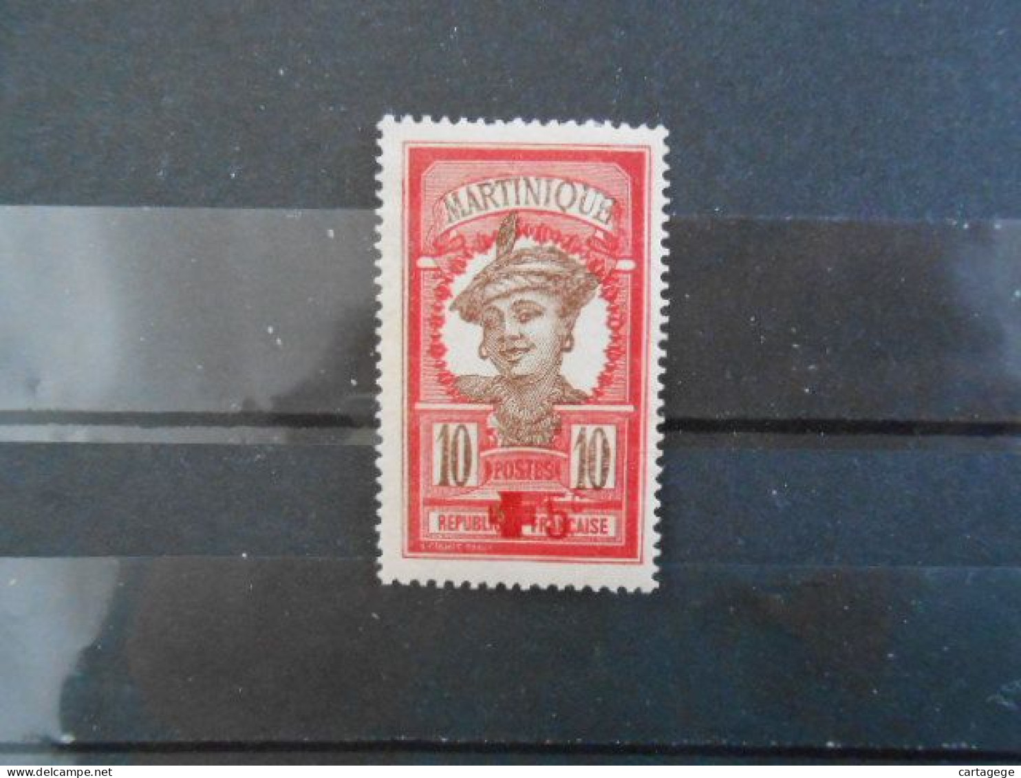MARTINIQUE YT 82 AU PROFIT DE LA CROIX-ROUGE* - Unused Stamps