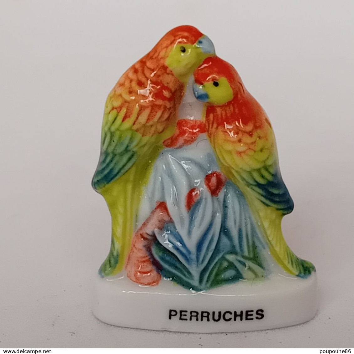 FEVE - FEVES -  "ANIMAUX" - COUPLE DE PERRUCHES - Animals