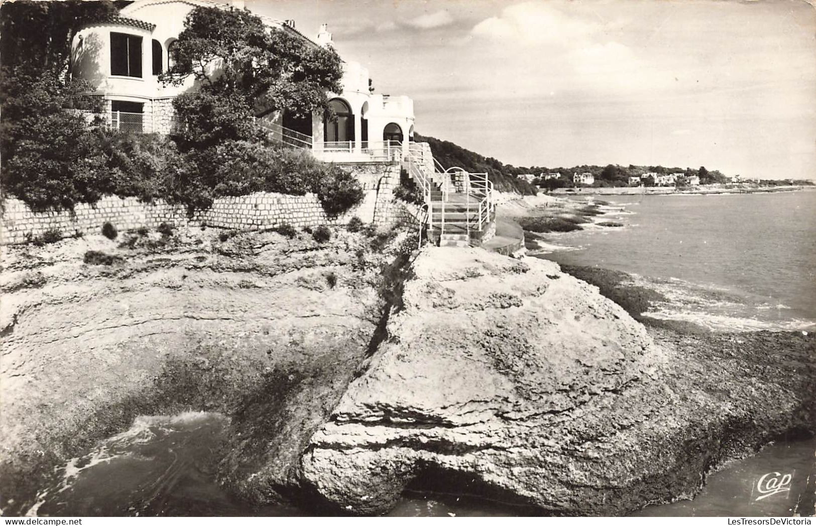 FRANCE - Saint Palais Sur Mer - Villa Sur La Corniche - Vue Sur La Mer - Le Bord - Rochers - Carte Postale Ancienne - Saint-Palais-sur-Mer