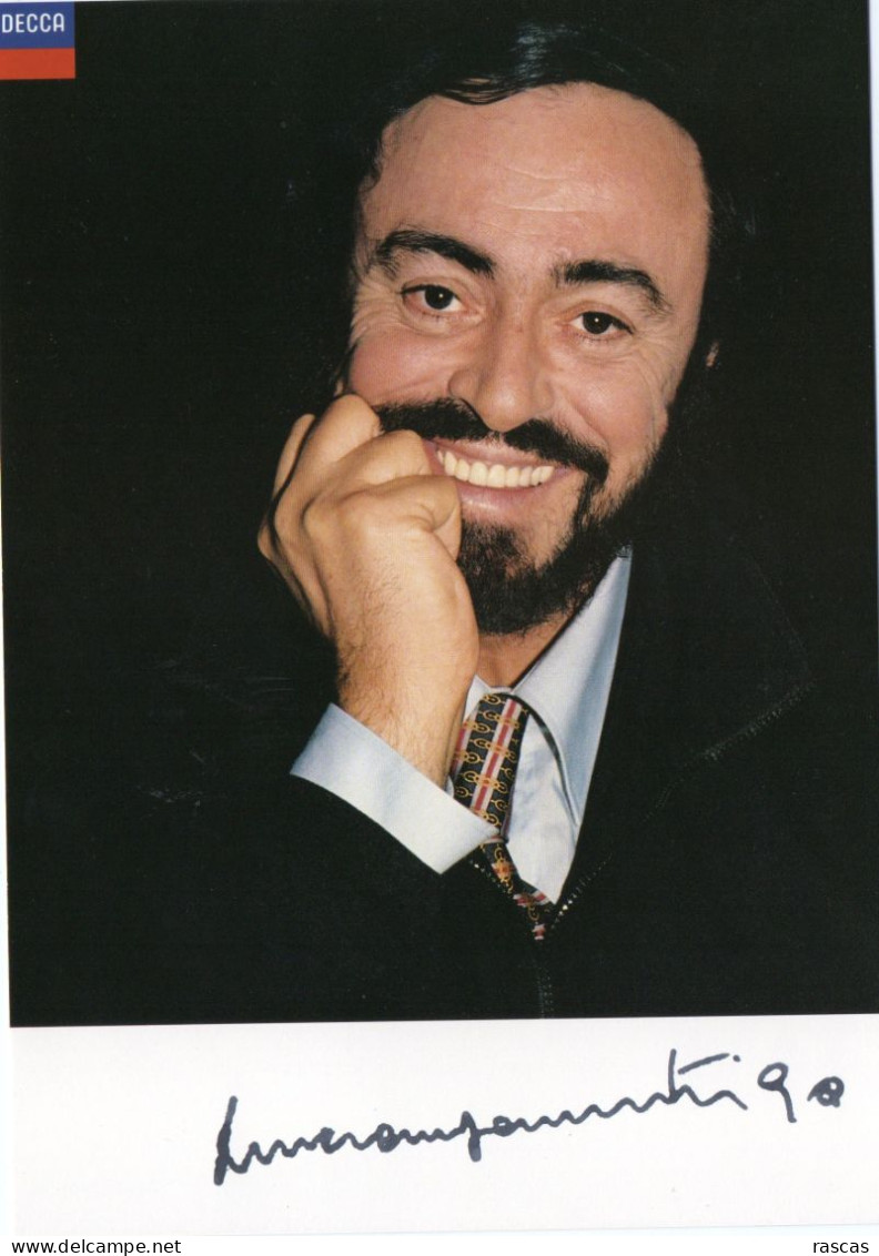 PHOTO GRAND FORMAT 1 - ENV 1 - OPERA - PHOTO DEDICACEE DU TENOR ITALIEN LUCIANO PAVAROTTI - Dédicacées