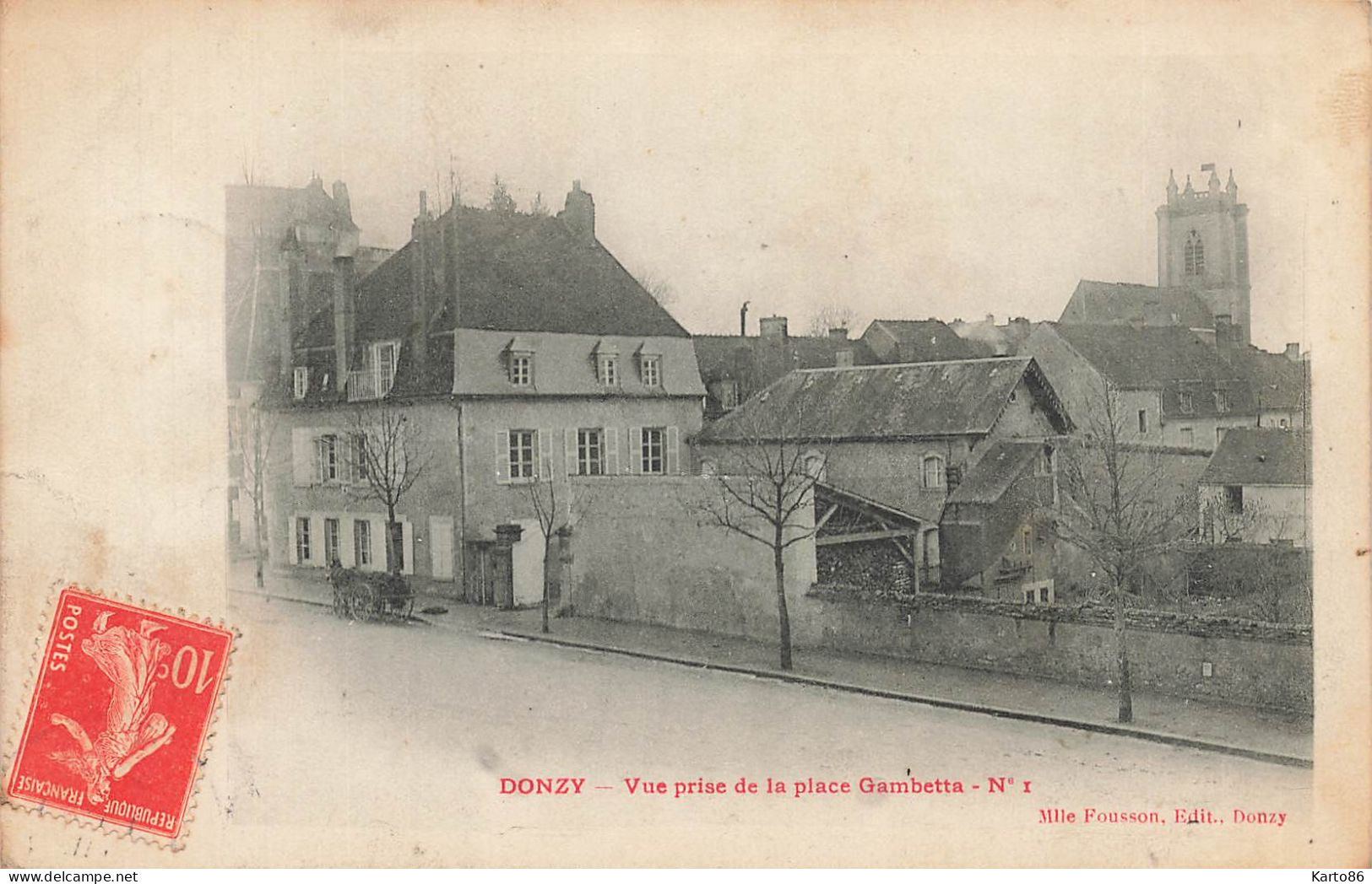 Donzy * Vue Prise De La Place Gambetta - Autres & Non Classés